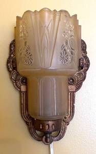 LR - Vintage Art Deco Wall Sconce with Frosted Glass Slip Shade