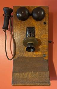 K - Vintage Wall Oak Telephone