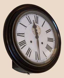 LL - Antique Mahogany Round Wall Clock