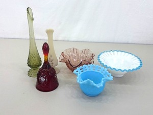 6 Pieces of Collectible Fenton Glass