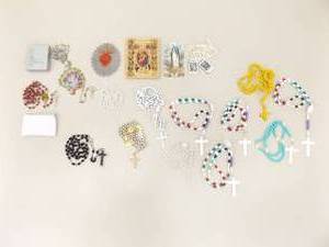 Lot of Vintage Rosaries&nbsp