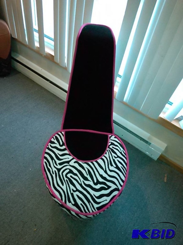 lot 6 image: BEAUTIFUL BRAND NEW ZEBRA PRINT SHOE CHAIR WITH STORAGE