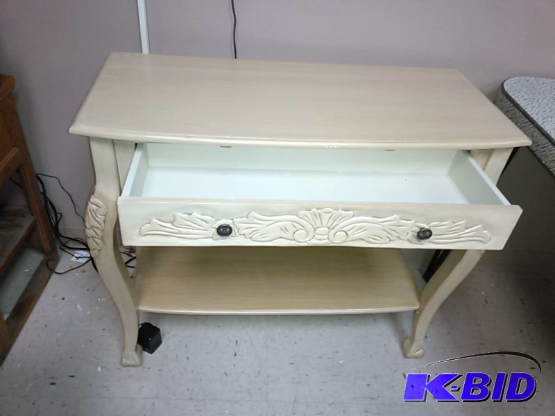 lot 8 image: BEAUTIFUL BRAND NEW HIGH END BOMBAY ORNATE CARVED WALL TABLE