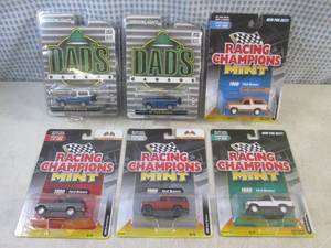 (G-1) 6 Assorted Die-Cast Ford Bron...