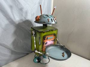 New Metal Art Bird Bath with Solar LED Lights