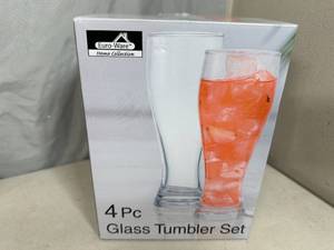 New 4 pc Glass Tumbler Set