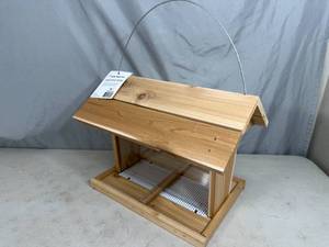New Large Ranch Style Bird Feeder