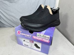 New Skechers Memory Foam Shoes - Size 5.5
