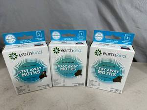 3 New Boxes of Earthkind Stay Away Moths Deterrent Packets