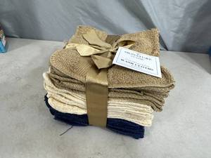 New Pack of 12 Signature Classics Wash Cloths