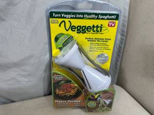 New Veggetti Spiral Vegetable Cutter