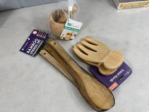 New Bamboo Utensil Set, Mortar and Pestle, Salad Hands