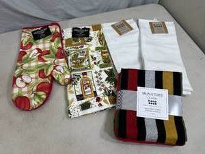 New Kitchen Towels, Utility Towels, Oven Mitt