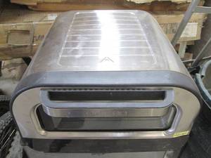 Scratch and dent Gourmia toaster ov...