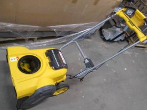 DeWalt battery powered snowblower a...