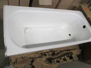 Metal enamel coated bath tub, minor...