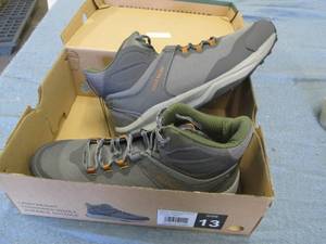 New Eddie Bauer size 13 shoes...