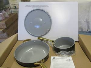 New 11 piece non stick cookware set...