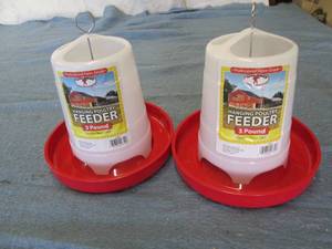 2 count 3Lb hanging poultry feeder...