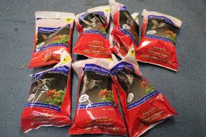 7-8oz packets of hummingbird nectar...