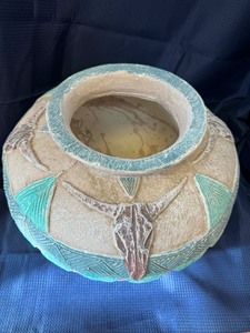 Southwestern style pottery