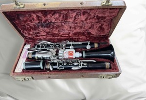 Vintage bundy resonite clarinet