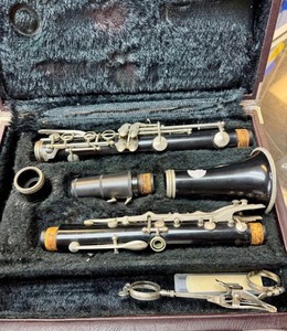 Yamaha clarinet in case