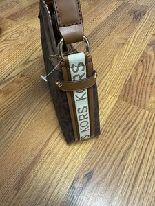 Michael Kors jet set purse