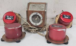 Very Cool Vintage Coin-Operated Hotel Massage Machine - Magic Fingers&nbsp