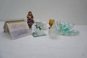 Vintage Glassware Collectibles & Home Decor Lot
