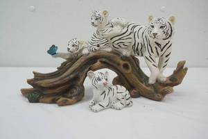 Resin White Tiger Family Wildlife Figurines