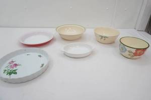 Pyrex, Pfaltzgraff and Other Ceramic Dishes