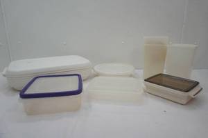 Tupperware Containers with Lids. Microwave Cooking Containers