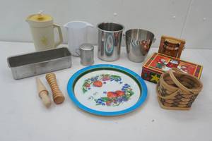 Vintage Kitchen & Collectibles Lot