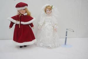Porcelain dolls with stands
