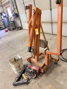 Central Hydraulics Portable Lift and PA200B Hoist