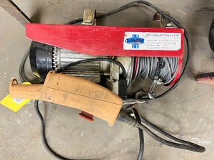 Cummins Electric Hoist
