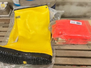 Hi Vis work gloves and concrete boots
