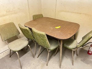Vintage Dining Room Table and Chairs
