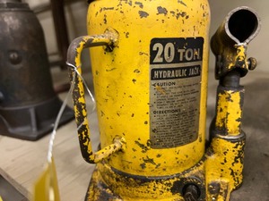 Bottle Jack with handle