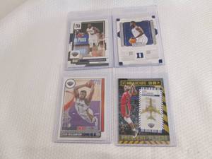 Assorted Zion Williamson Cards...