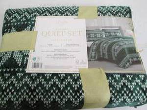 Full Queen comforter set by Lenox...