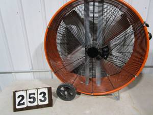 Max Air 32 Floor Fan