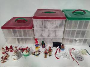 Three Snapware Ornament Keepers  Misc Ornaments