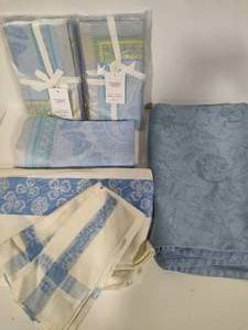 Williams Sonoma & Other Assorted Table Linens