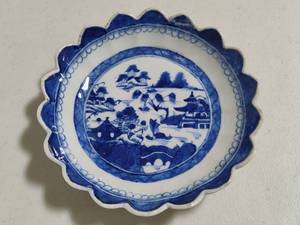 Canton Blue & White Scalloped Edge Plate