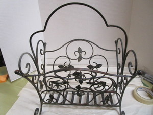 MCM Metal Magazine Stand