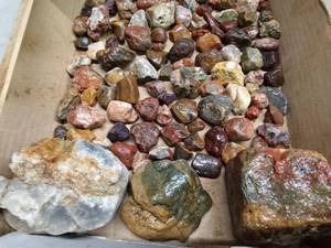 Flat of agates and unique rocks