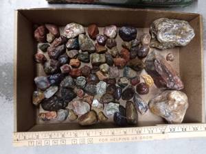Flat of agates and unique rocks