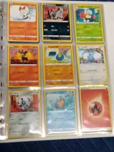 Binder of 90 Pokmon trading cards